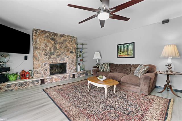 Builiding view thirteen for 5238 Gale, Davison, MI. 48423