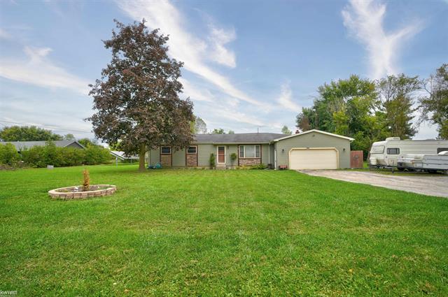 Builiding view thirty nine for 5238 Gale, Davison, MI. 48423