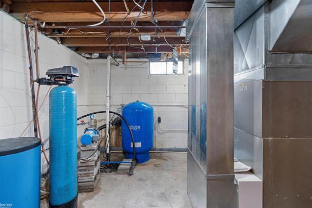 Builiding view thirty seven for 5238 Gale, Davison, MI. 48423