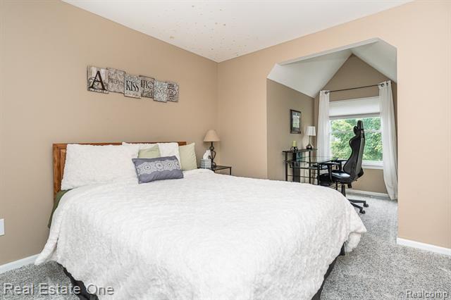 Builiding view forty two for 1043 Ridgeview, Lake Orion, MI. 48362