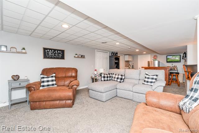 Builiding view twenty two for 1043 Ridgeview, Lake Orion, MI. 48362