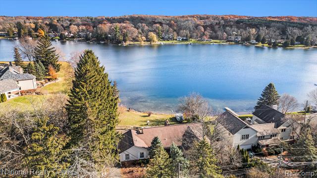 Builiding view forty one for 9494 Sashabaw, Clarkston, MI. 48348