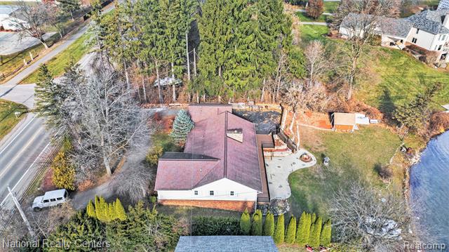 Builiding view forty two for 9494 Sashabaw, Clarkston, MI. 48348