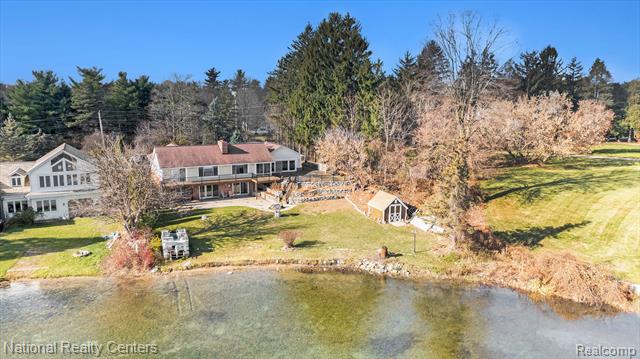 Builiding view thirty five for 9494 Sashabaw, Clarkston, MI. 48348