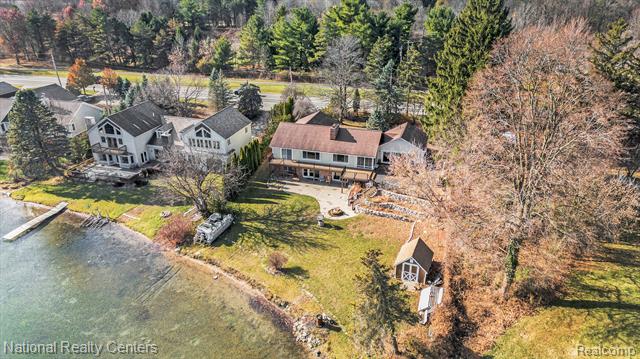 Builiding view thirty four for 9494 Sashabaw, Clarkston, MI. 48348