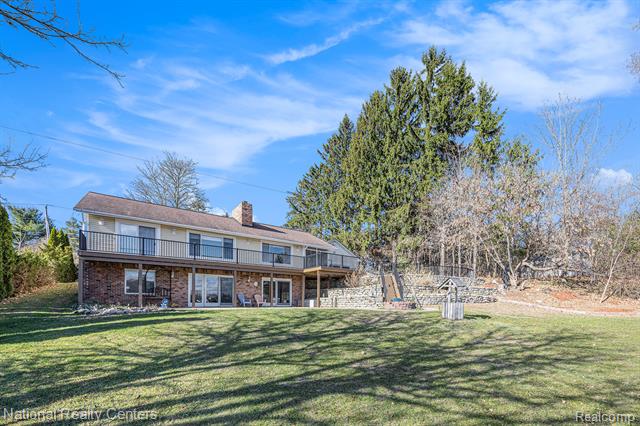 Builiding view twenty nine for 9494 Sashabaw, Clarkston, MI. 48348