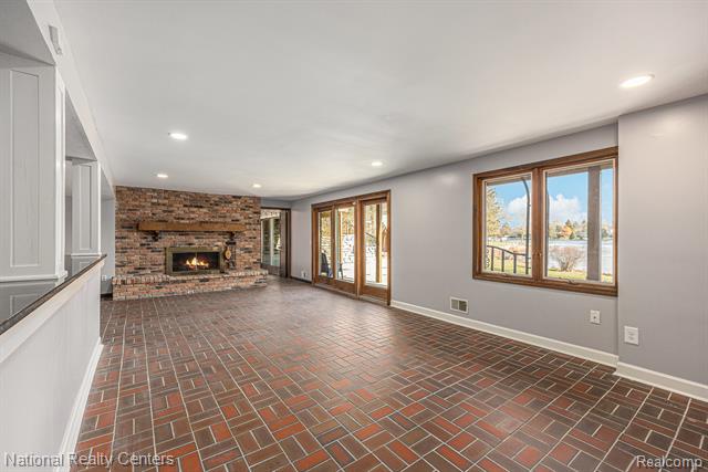 Builiding view twenty two for 9494 Sashabaw, Clarkston, MI. 48348