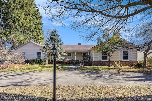 front view for 9494 Sashabaw Rd, Clarkston, Mi. 48348