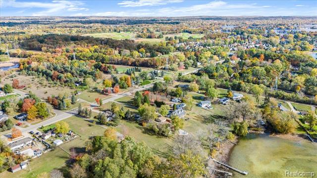 Builiding view five for 551 Joslyn, Lake Orion, MI. 48362