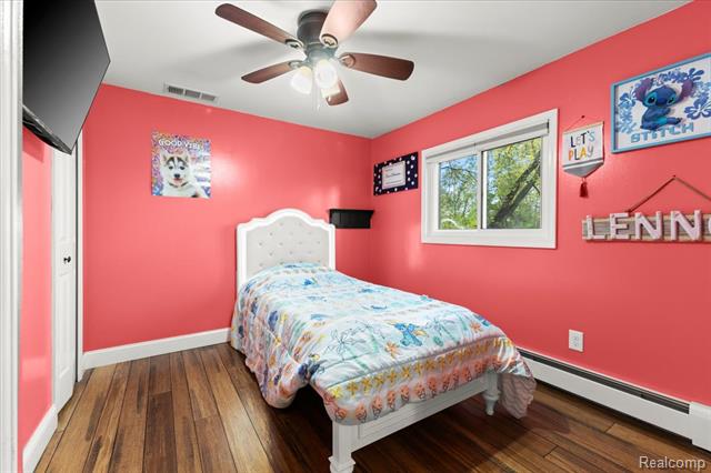 Builiding view forty three for 551 Joslyn, Lake Orion, MI. 48362