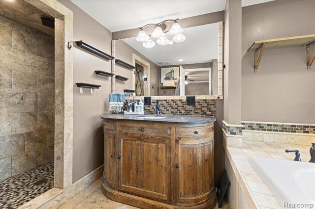 Builiding view forty for 551 Joslyn, Lake Orion, MI. 48362