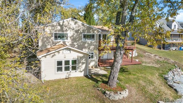 Builiding view fourteen for 551 Joslyn, Lake Orion, MI. 48362