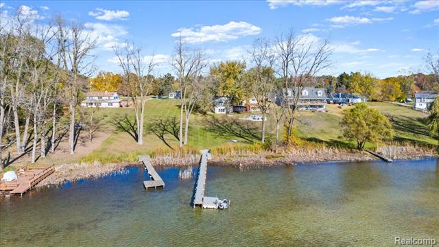 Builiding view nineteen for 551 Joslyn, Lake Orion, MI. 48362