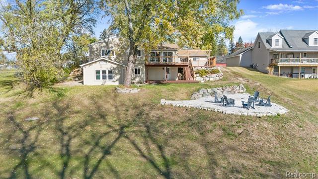 Builiding view thirteen for 551 Joslyn, Lake Orion, MI. 48362