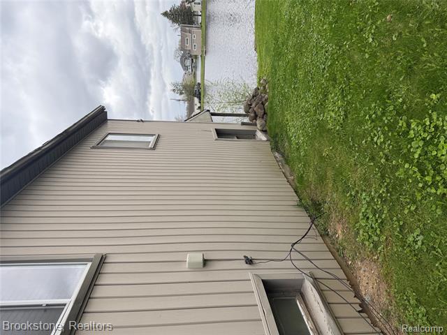 front view for 208 Brittain Dr, Lake Orion, Mi. 48362