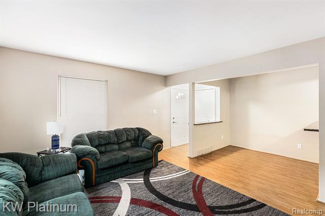 Builiding view four for 35213 Taffy, Sterling Heights, MI. 48312