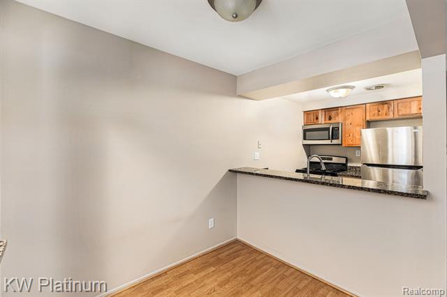 Builiding view seven for 35213 Taffy, Sterling Heights, MI. 48312