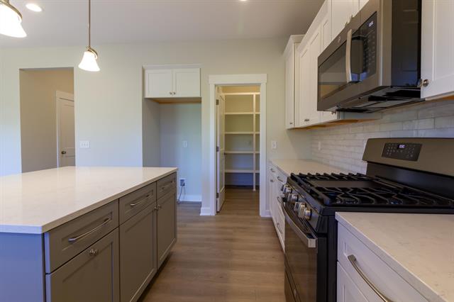 Builiding view seven for 6471 Estate, Byron Center, MI. 49315