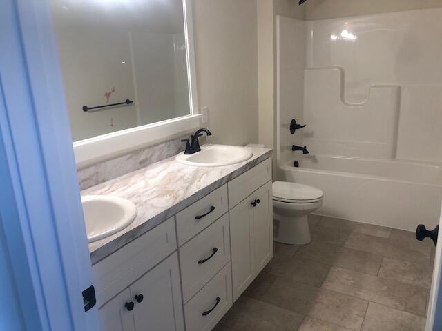 Builiding view thirty eight for 6471 Estate, Byron Center, MI. 49315