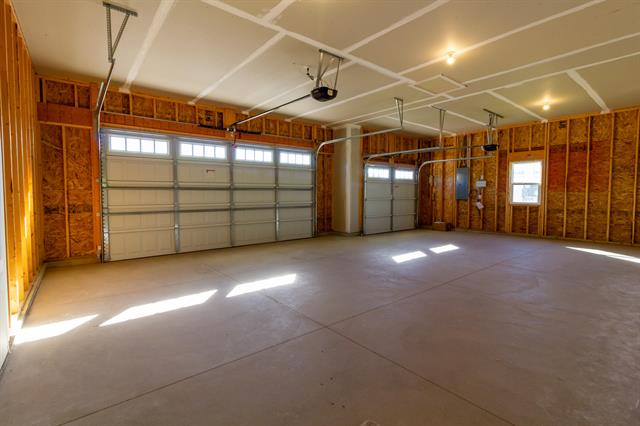 Builiding view thirty one for 6471 Estate, Byron Center, MI. 49315