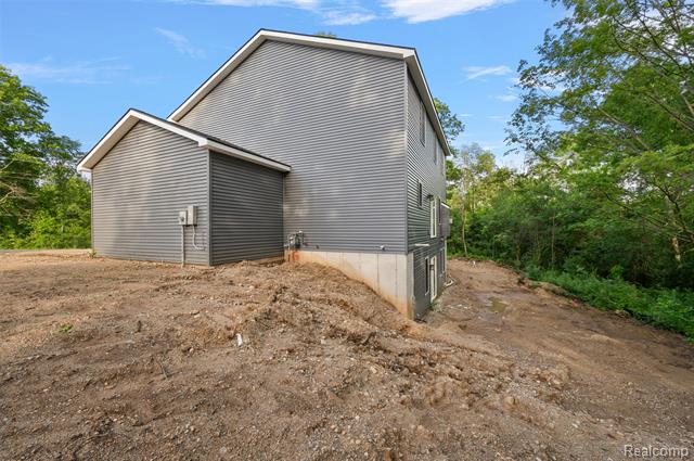 Builiding view fifty one for 9355 Andersonville, Clarkston, MI. 48346