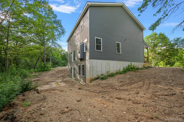 Builiding view fifty three for 9355 Andersonville, Clarkston, MI. 48346