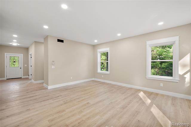 Builiding view twenty three for 9355 Andersonville, Clarkston, MI. 48346