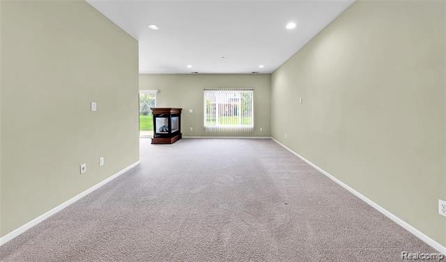 Builiding view nineteen for 14353 Shadywood, Sterling Heights, MI. 48312