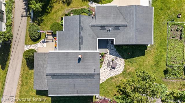 Builiding view nine for 612 Sunrise Park, Howell, MI. 48843