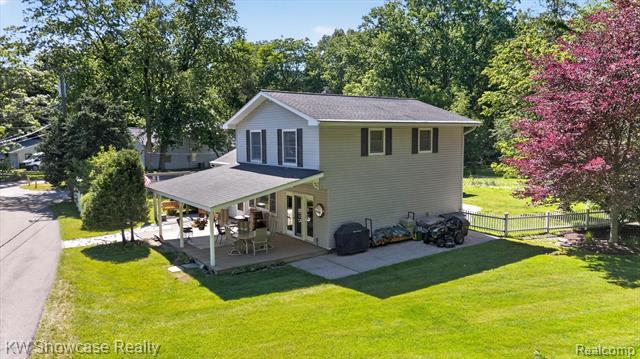 Builiding view seven for 612 Sunrise Park, Howell, MI. 48843