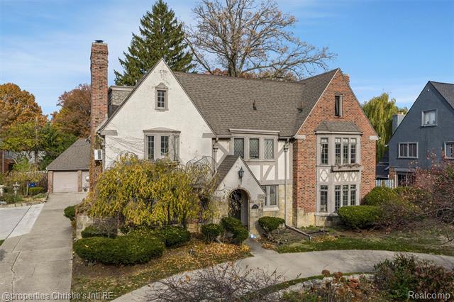 front view for 1686 Balmoral Drive, Highland Park, Mi. 48203