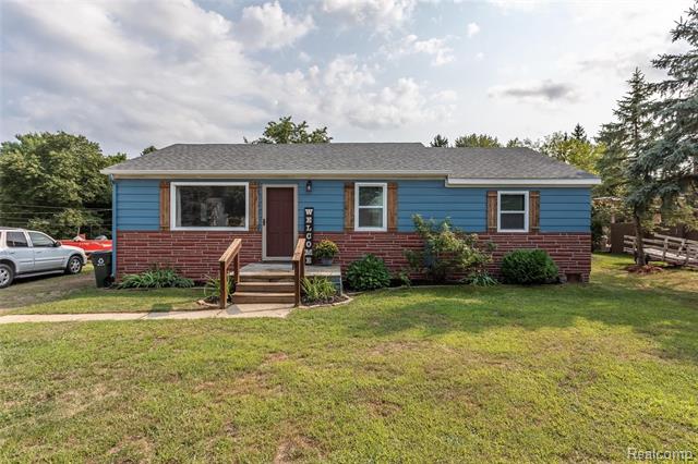 front view for 449 Joslyn Rd, Lake Orion, Mi. 48362