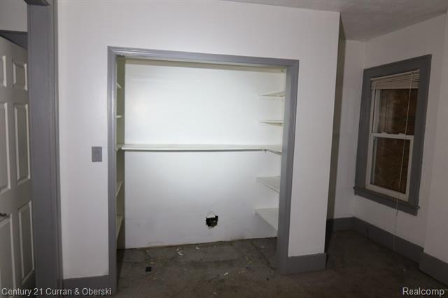 Builiding view forty for 256 Montana, Highland Park, MI. 48203