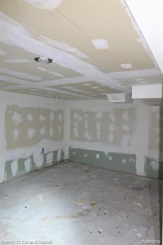 Builiding view nineteen for 256 Montana, Highland Park, MI. 48203