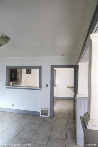 Builiding view seven for 256 Montana, Highland Park, MI. 48203