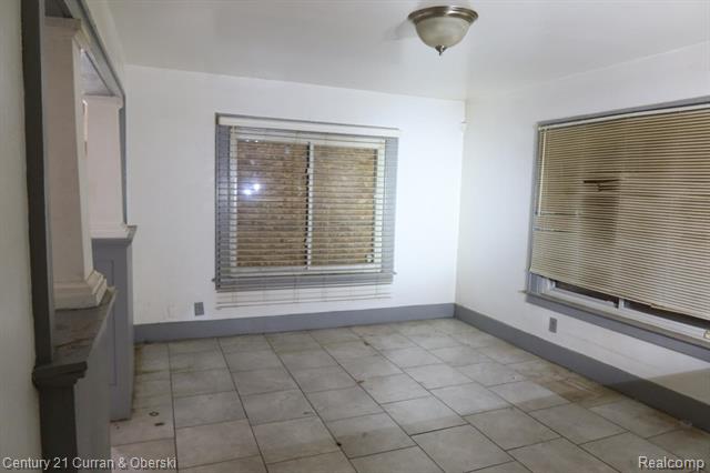 Builiding view six for 256 Montana, Highland Park, MI. 48203