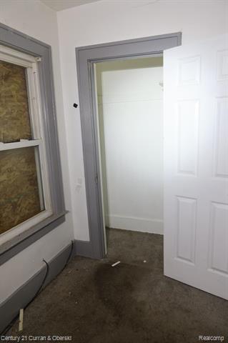 Builiding view thirty seven for 256 Montana, Highland Park, MI. 48203