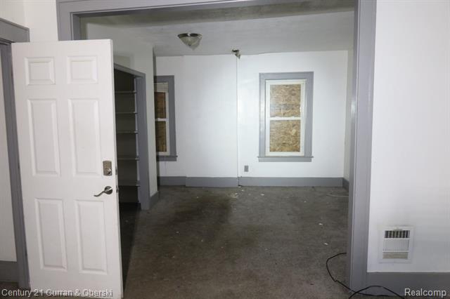 Builiding view thirty six for 256 Montana, Highland Park, MI. 48203