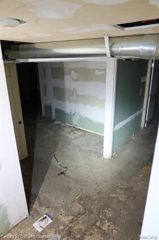 Builiding view twelve for 256 Montana, Highland Park, MI. 48203