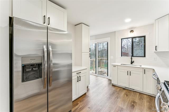 Builiding view eight for 9398 Ortonville, Clarkston, MI. 48348