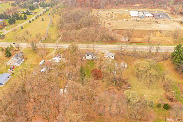 Builiding view forty for 9398 Ortonville, Clarkston, MI. 48348