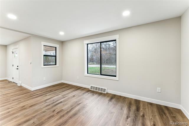 Builiding view four for 9398 Ortonville, Clarkston, MI. 48348