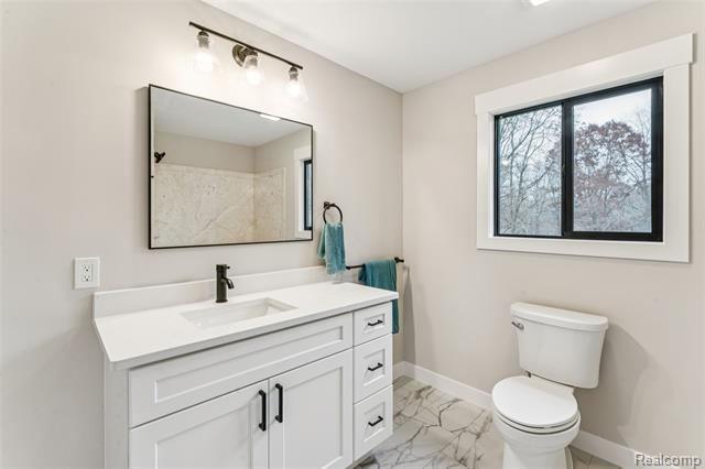 Builiding view nineteen for 9398 Ortonville, Clarkston, MI. 48348