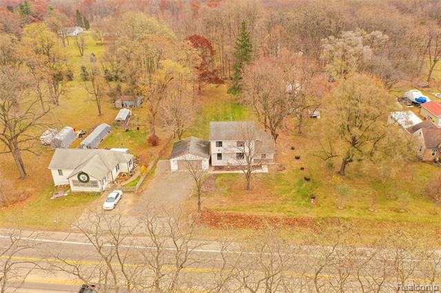 Builiding view thirty four for 9398 Ortonville, Clarkston, MI. 48348