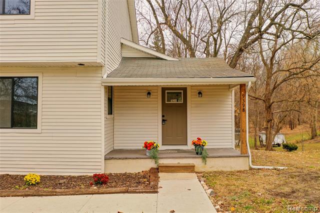 Builiding view twenty eight for 9398 Ortonville, Clarkston, MI. 48348