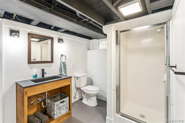 Builiding view twenty four for 9398 Ortonville, Clarkston, MI. 48348