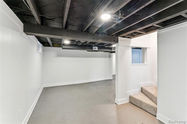 Builiding view twenty two for 9398 Ortonville, Clarkston, MI. 48348