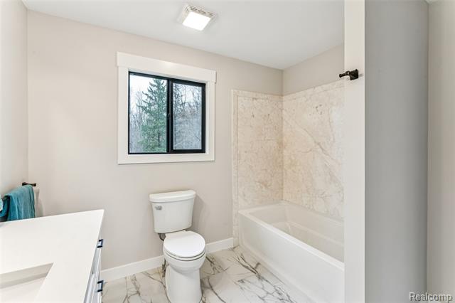 Builiding view twenty for 9398 Ortonville, Clarkston, MI. 48348