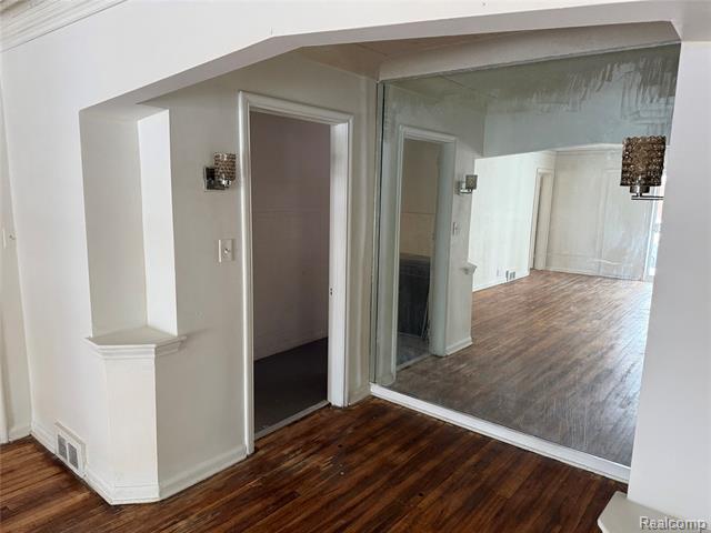 Builiding view eleven for 20253 Veach, Detroit, MI. 48234