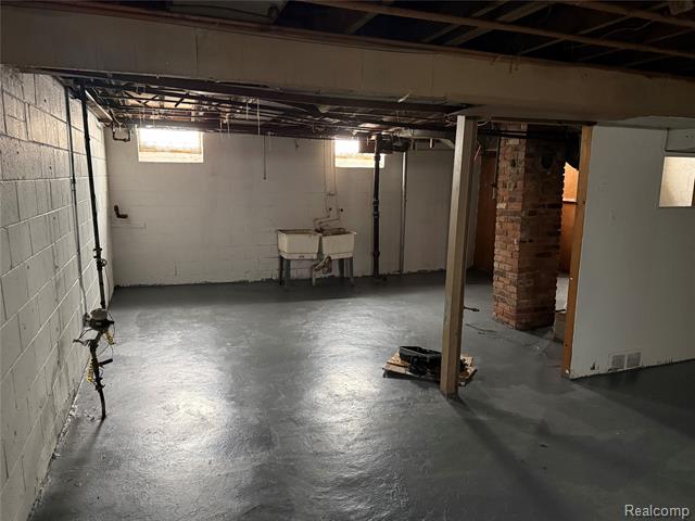 Builiding view four for 20253 Veach, Detroit, MI. 48234